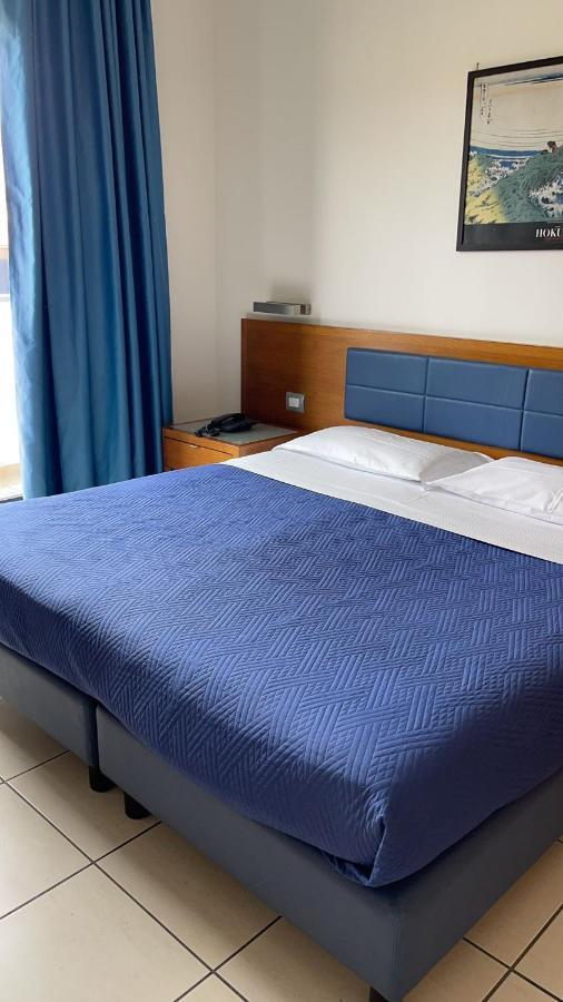 La Costiera Hotel Varcaturo Esterno foto