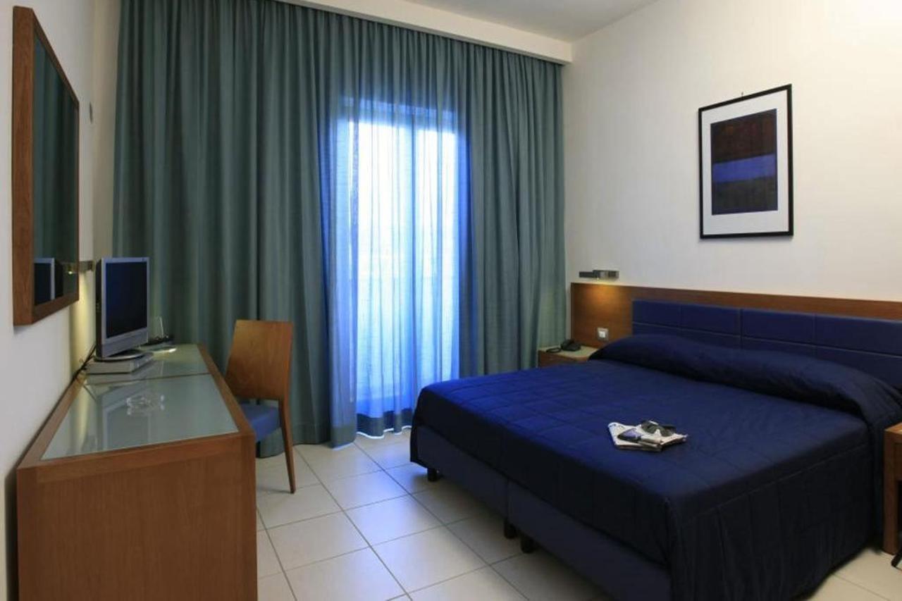 La Costiera Hotel Varcaturo Esterno foto