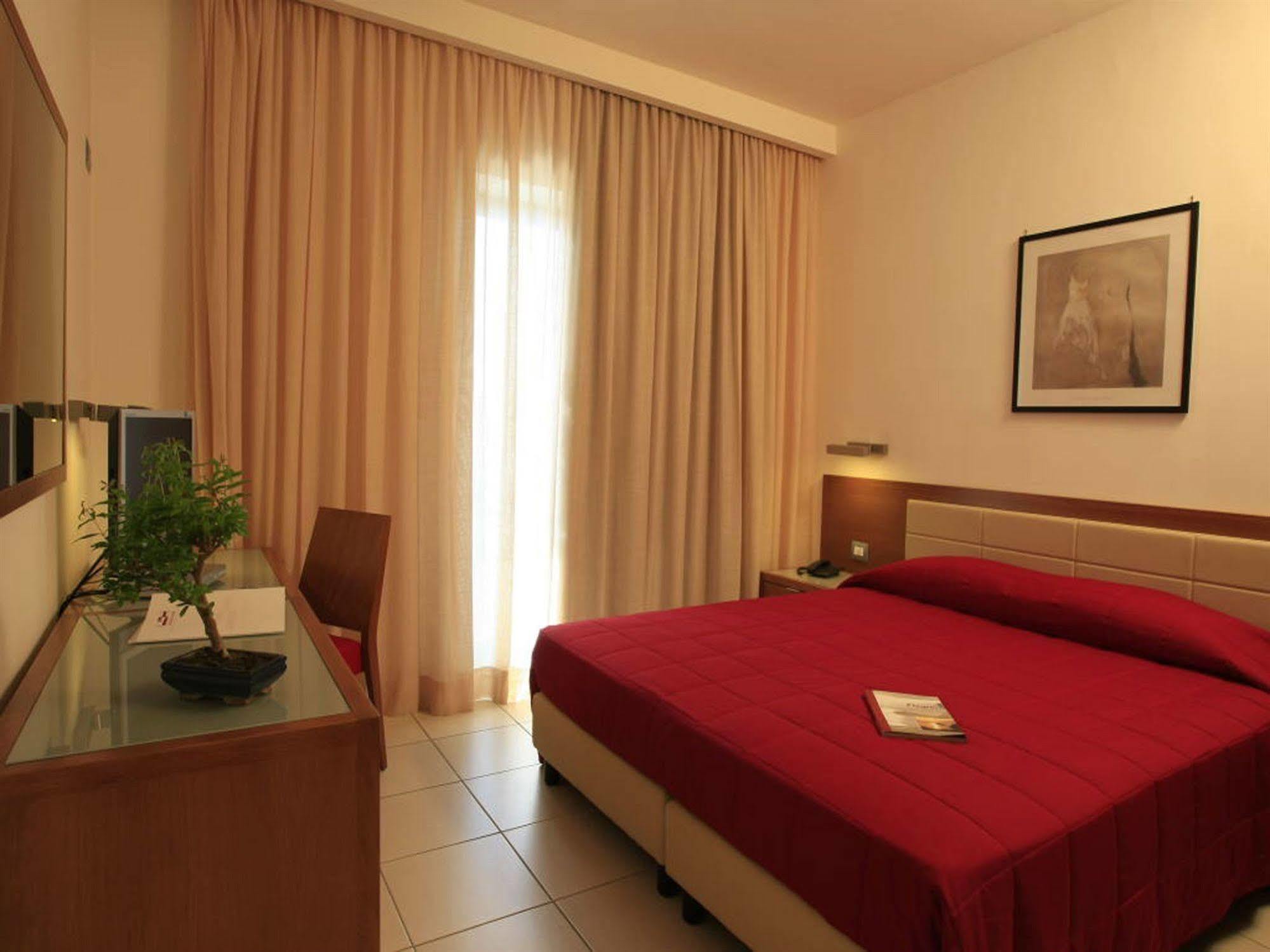 La Costiera Hotel Varcaturo Esterno foto